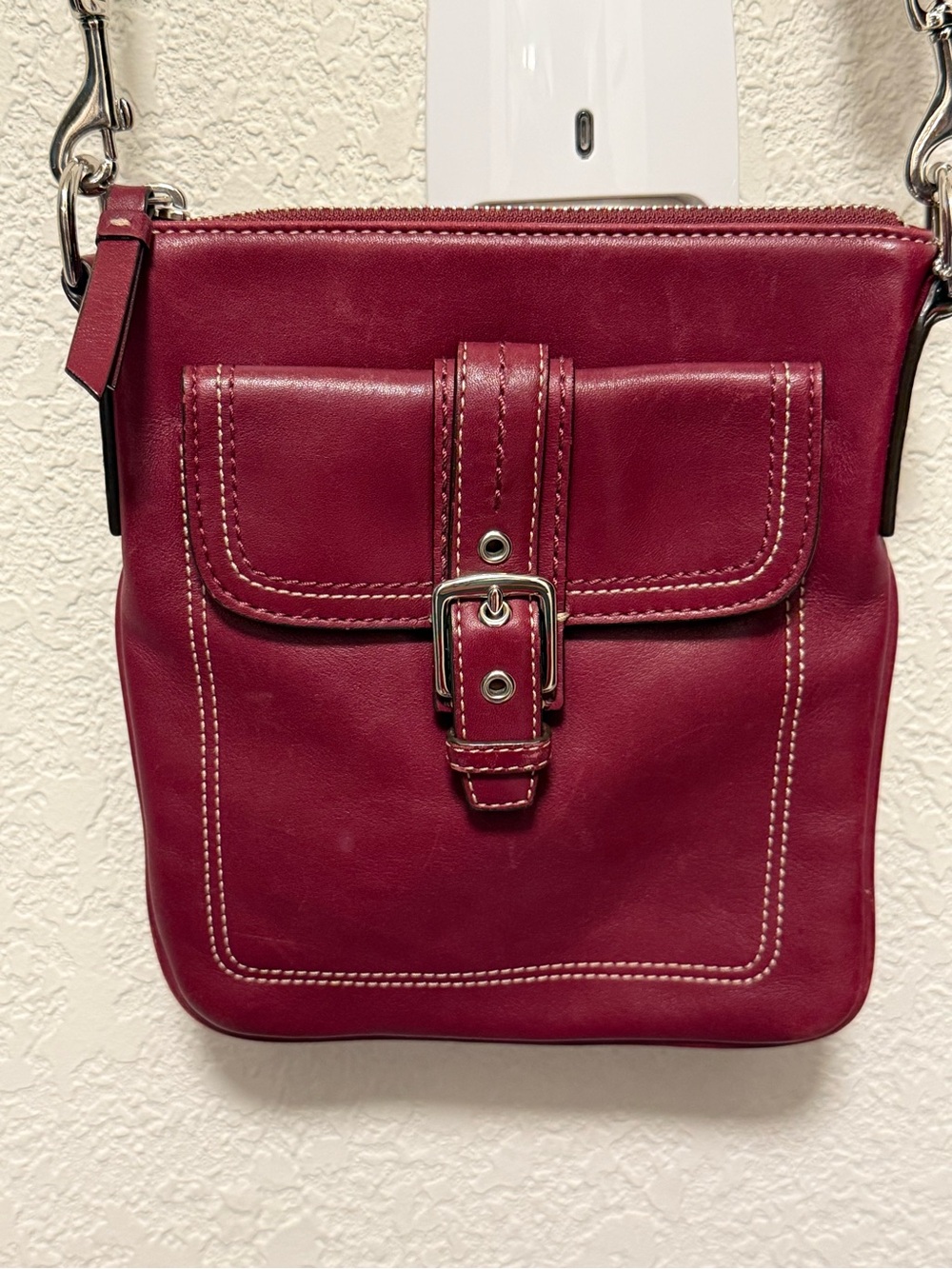 Hampton Vintage Coach Leather burgundy Crossbody Bag